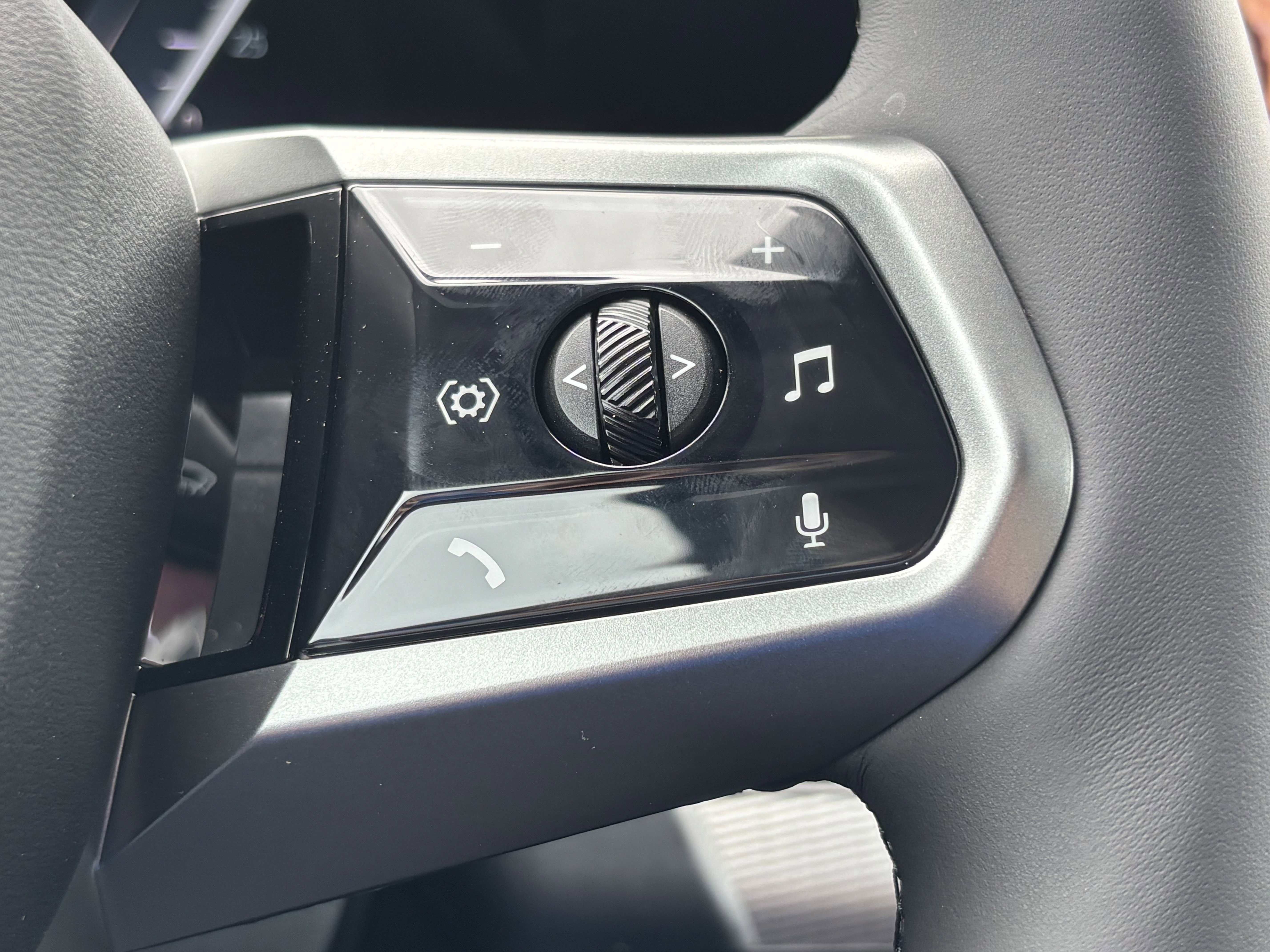 Used 2026 BMW i5 eDrive40 w/ M Sport Package image 22