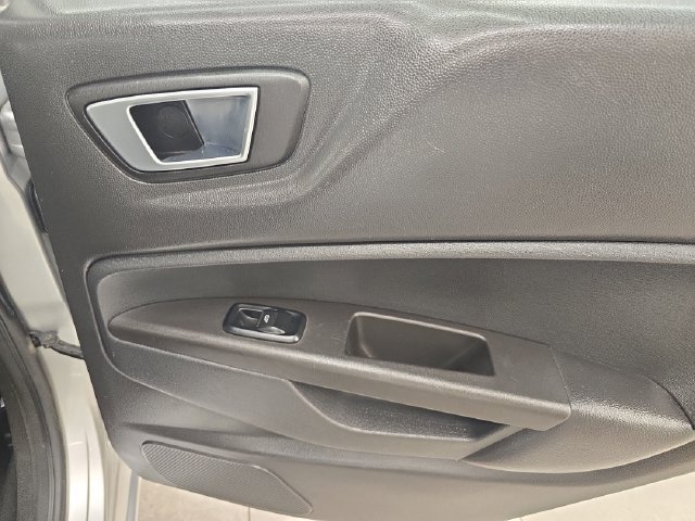 Used 2014 Ford Fiesta Titanium FWD image 14
