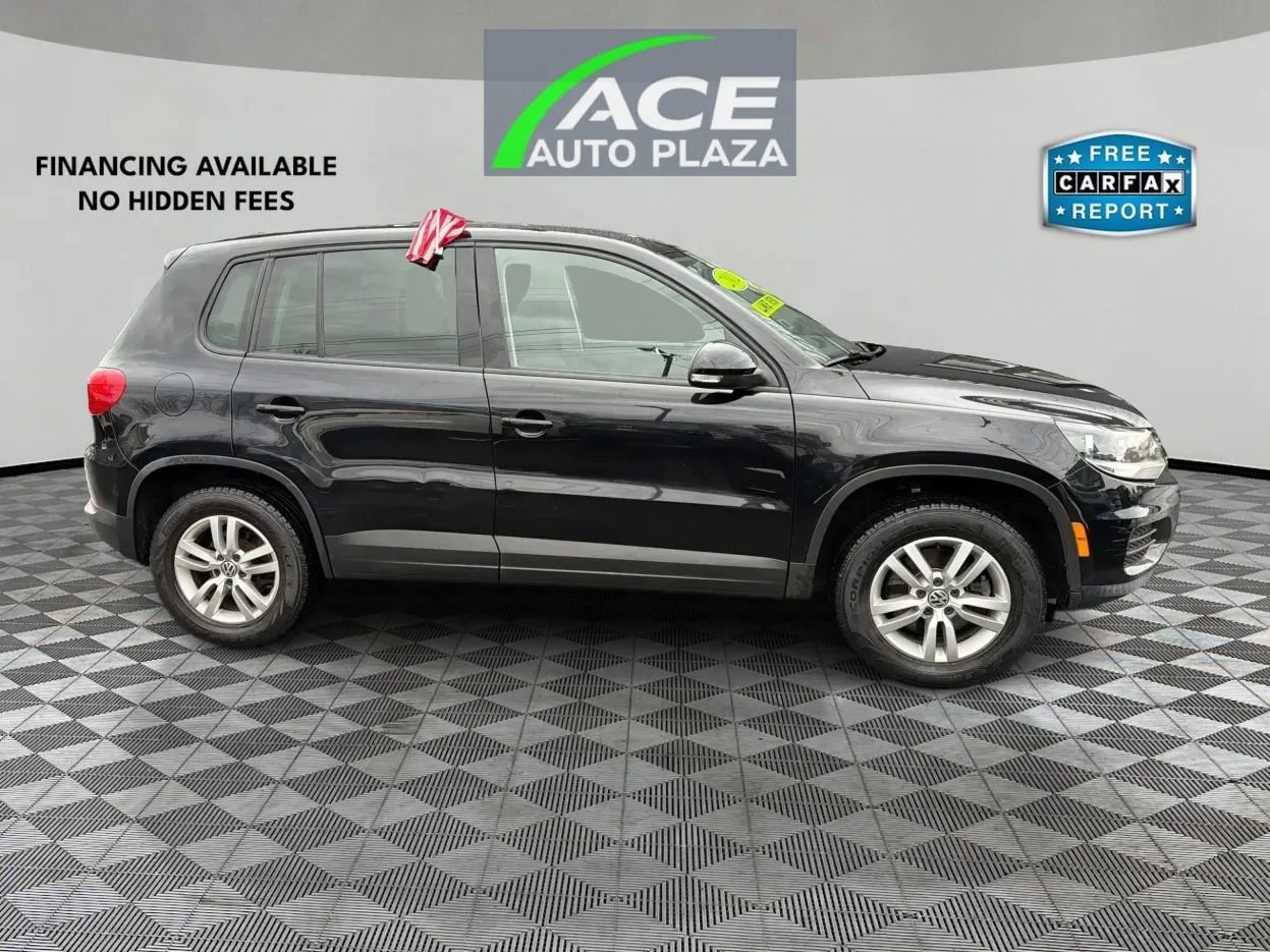 Used 2012 Volkswagen Tiguan S image 4