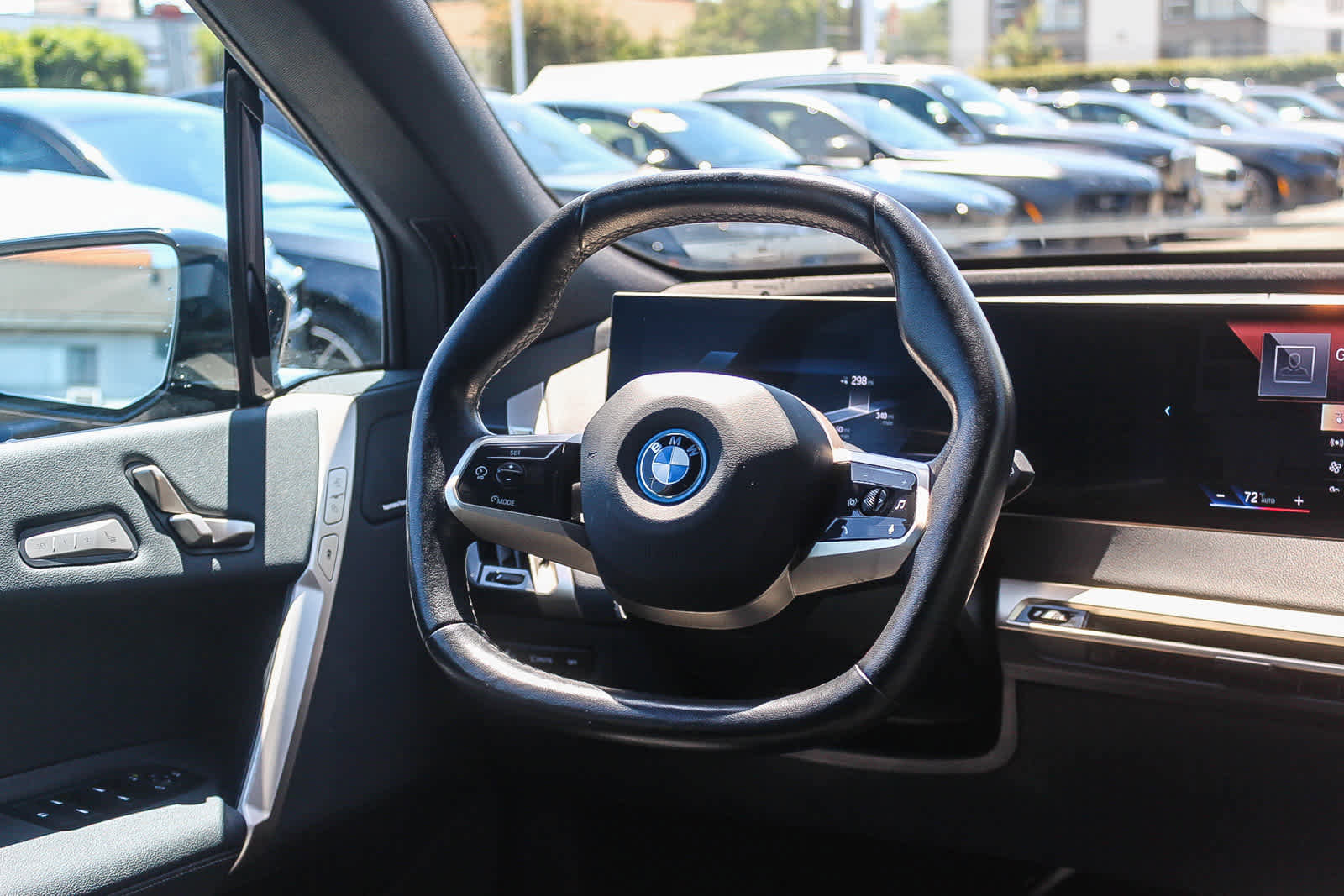 Certified 2023 BMW iX xDrive50 w/ Sport Package AWD/4WD image 15