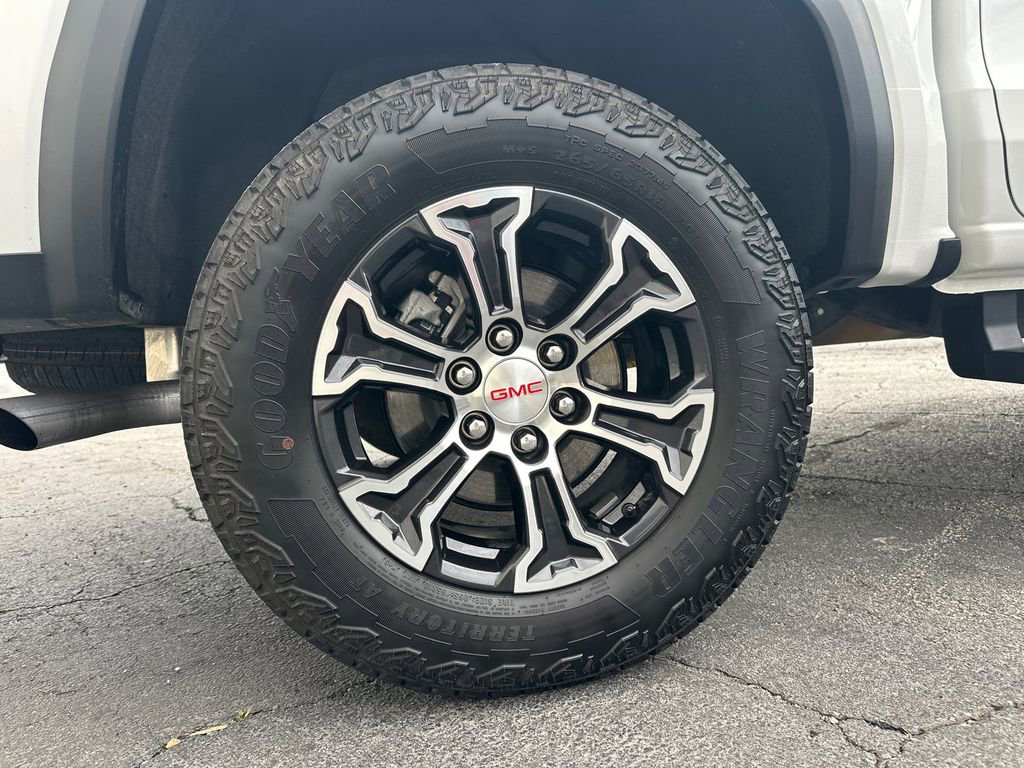 Used 2025 GMC Canyon AT4 w/ AT4 Premium Package image 18