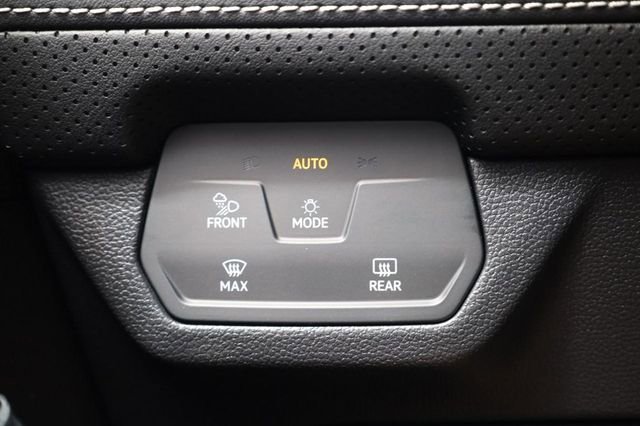 New 2026 Volkswagen Atlas SEL image 24