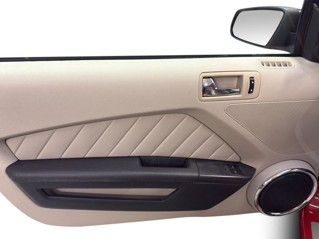 Used 2010 Ford Mustang Premium image 14