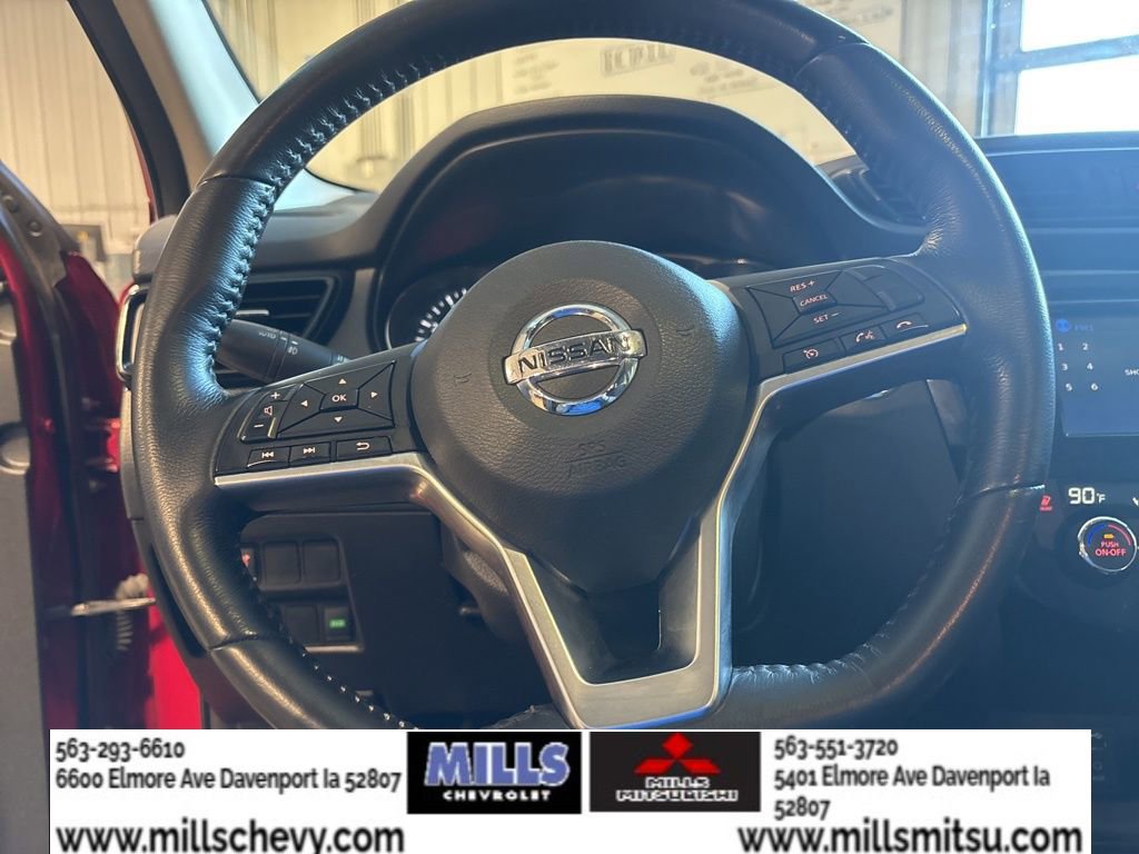 Used 2017 Nissan Rogue Sport SV w/ SV Premium Package image 26