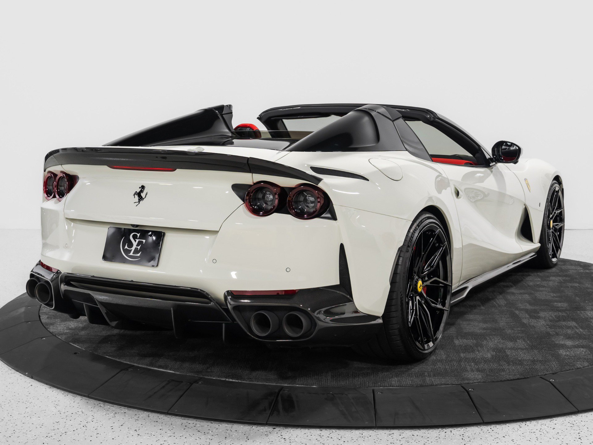Used 2023 Ferrari 812 GTS RWD image 9
