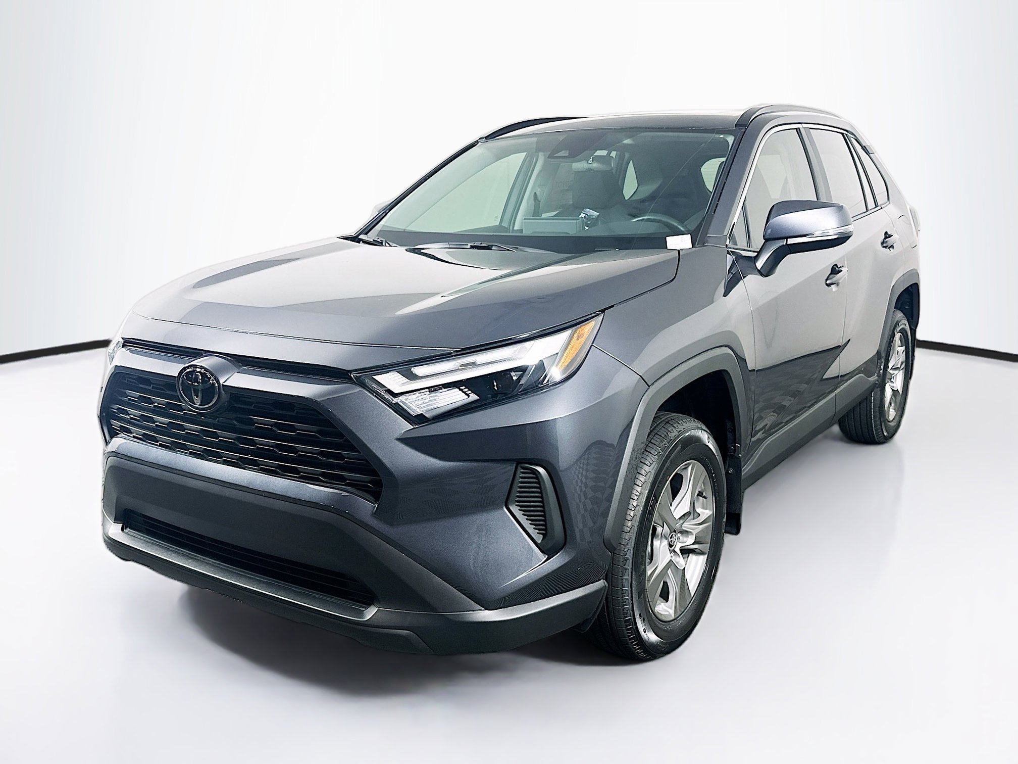 Used 2025 Toyota RAV4 XLE w/ Convenience Package FWD image 3