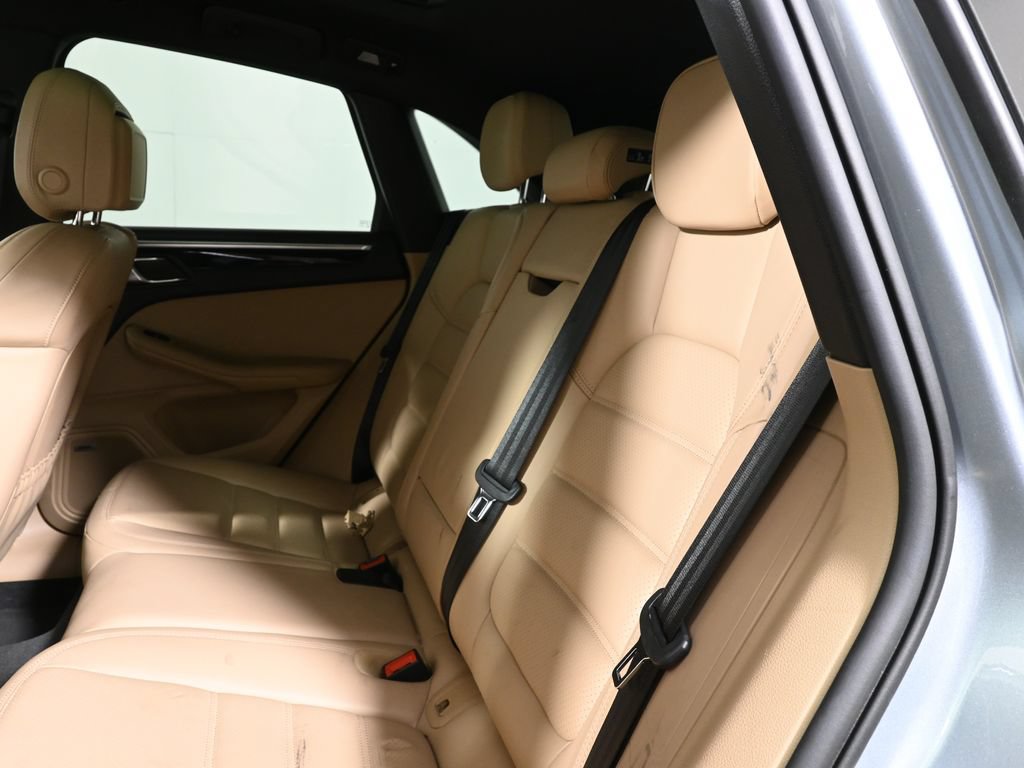 Used 2021 Porsche Macan S AWD/4WD image 7