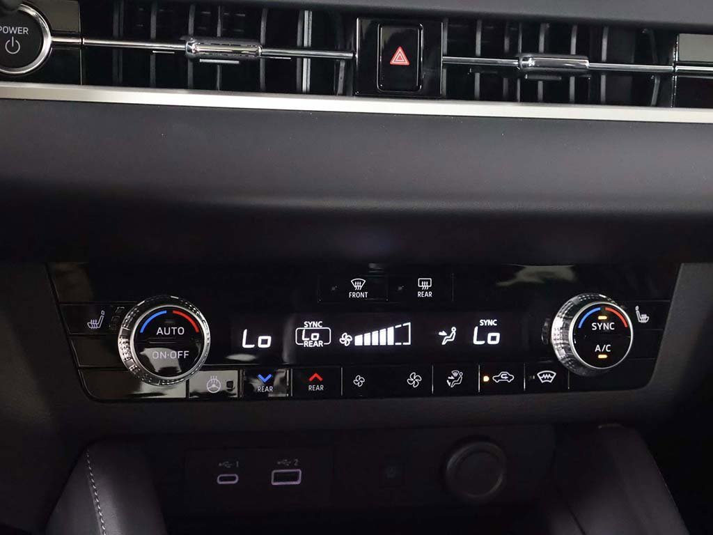 New 2025 Mitsubishi Outlander SEL image 47