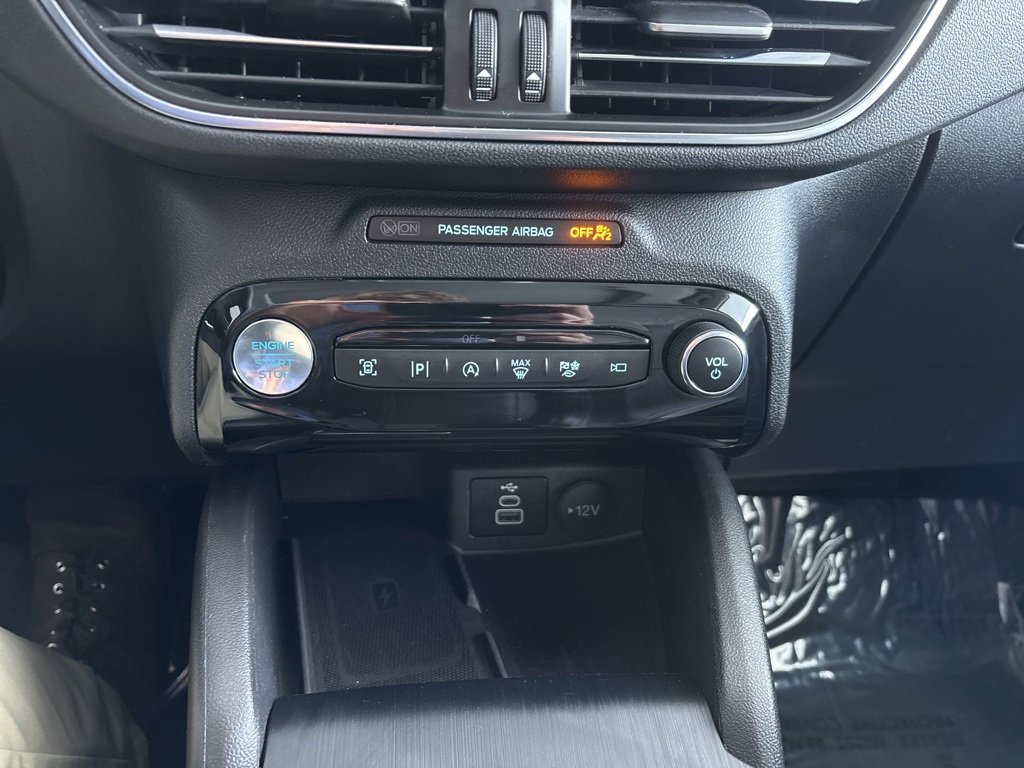 Used 2024 Ford Escape Platinum image 17