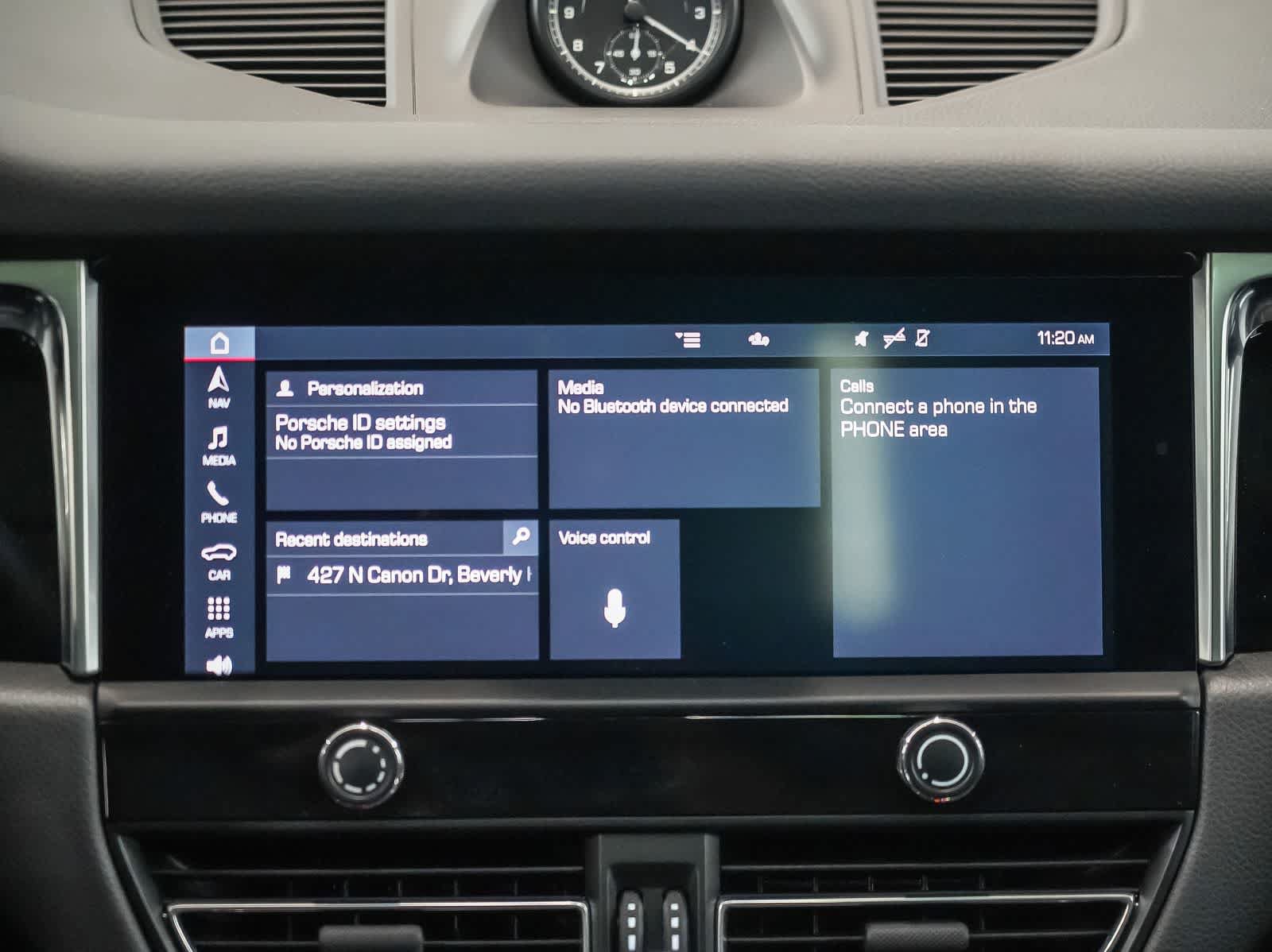 Certified 2023 Porsche Macan AWD/4WD image 17