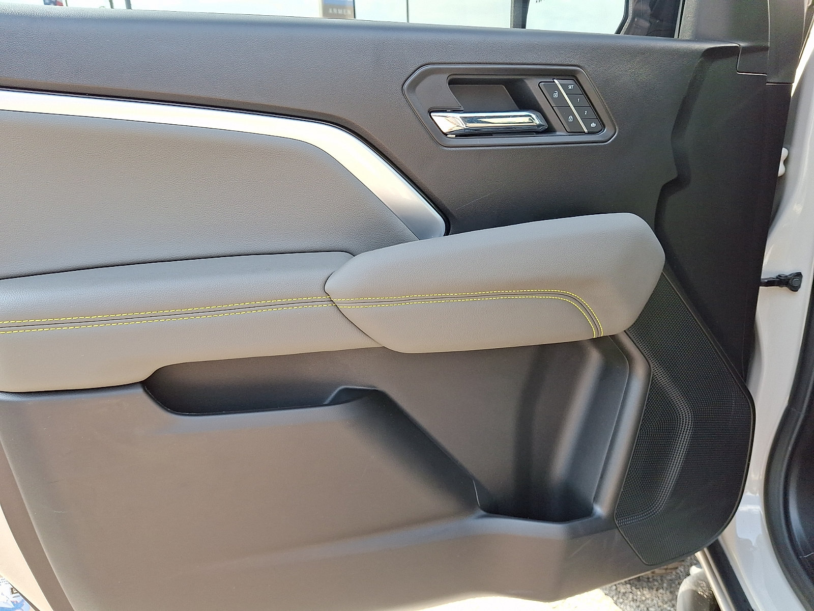 Certified 2026 Chevrolet Colorado ZR2 w/ Technology Package AWD/4WD image 14