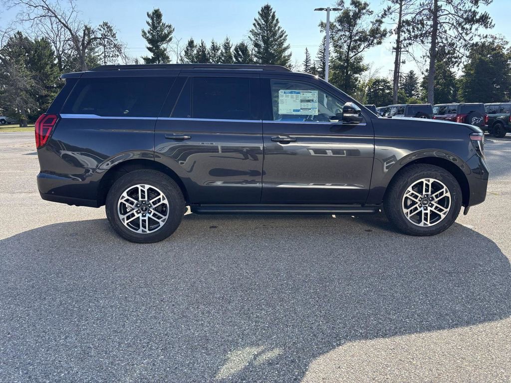 New 2025 Ford Expedition Active image 2
