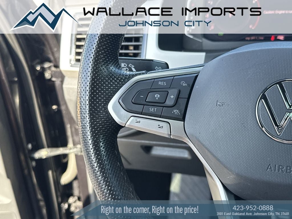 Certified 2022 Volkswagen Atlas Cross Sport SEL Premium R-Line AWD/4WD image 32