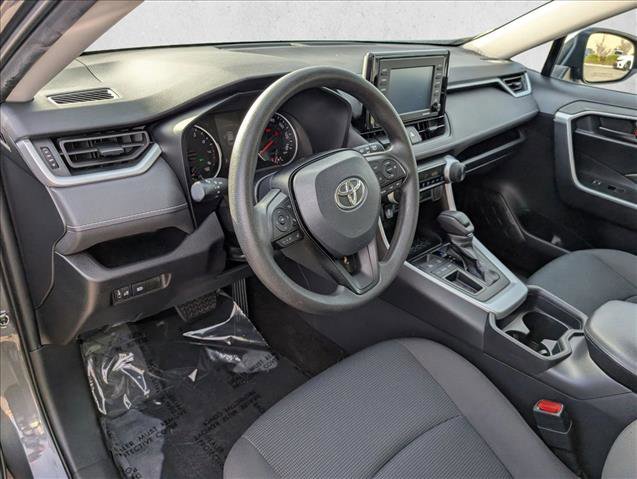Used 2021 Toyota RAV4 LE image 9