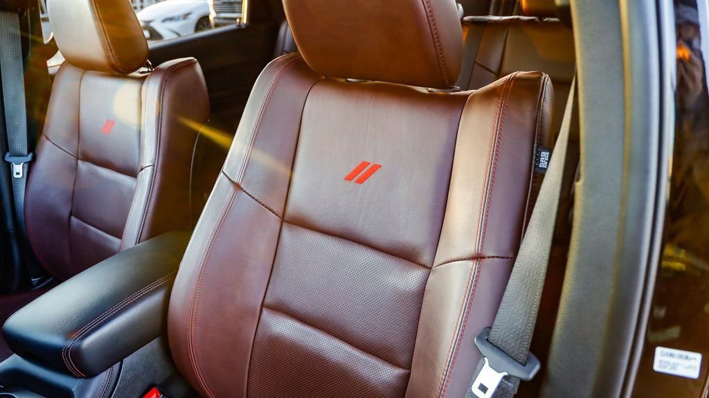 Used 2025 Dodge Durango R/T image 31