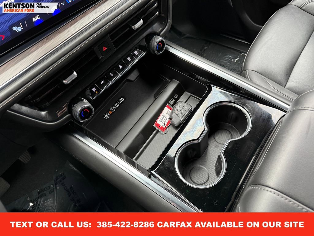 Used 2025 Chevrolet Suburban Z71 image 25