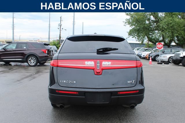 Used 2019 Lincoln MKT AWD image 4