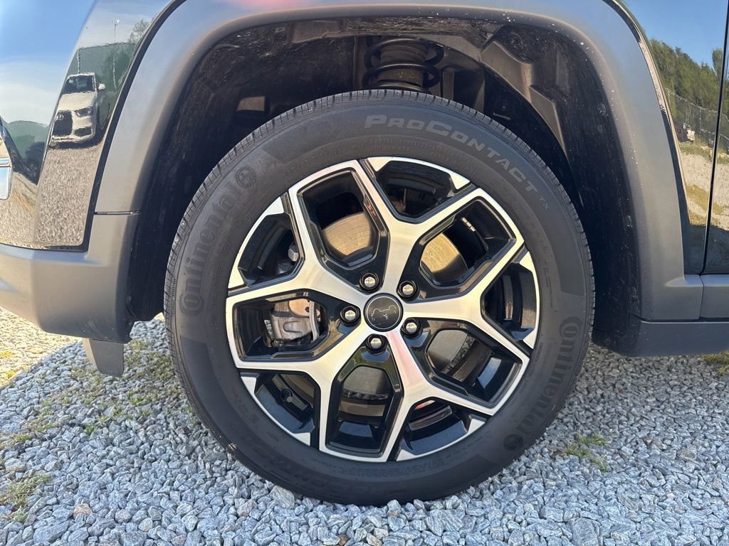 Used 2025 Jeep Compass Limited image 13