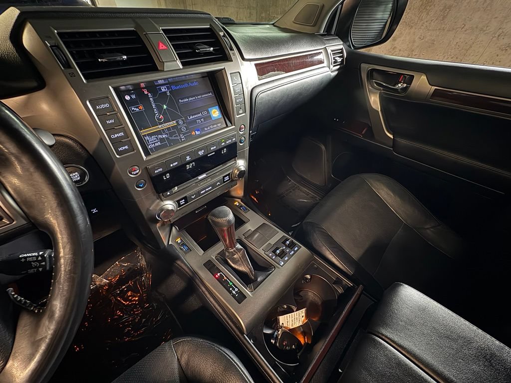 Used 2017 Lexus GX 460 Premium w/ Premium Package AWD/4WD image 27