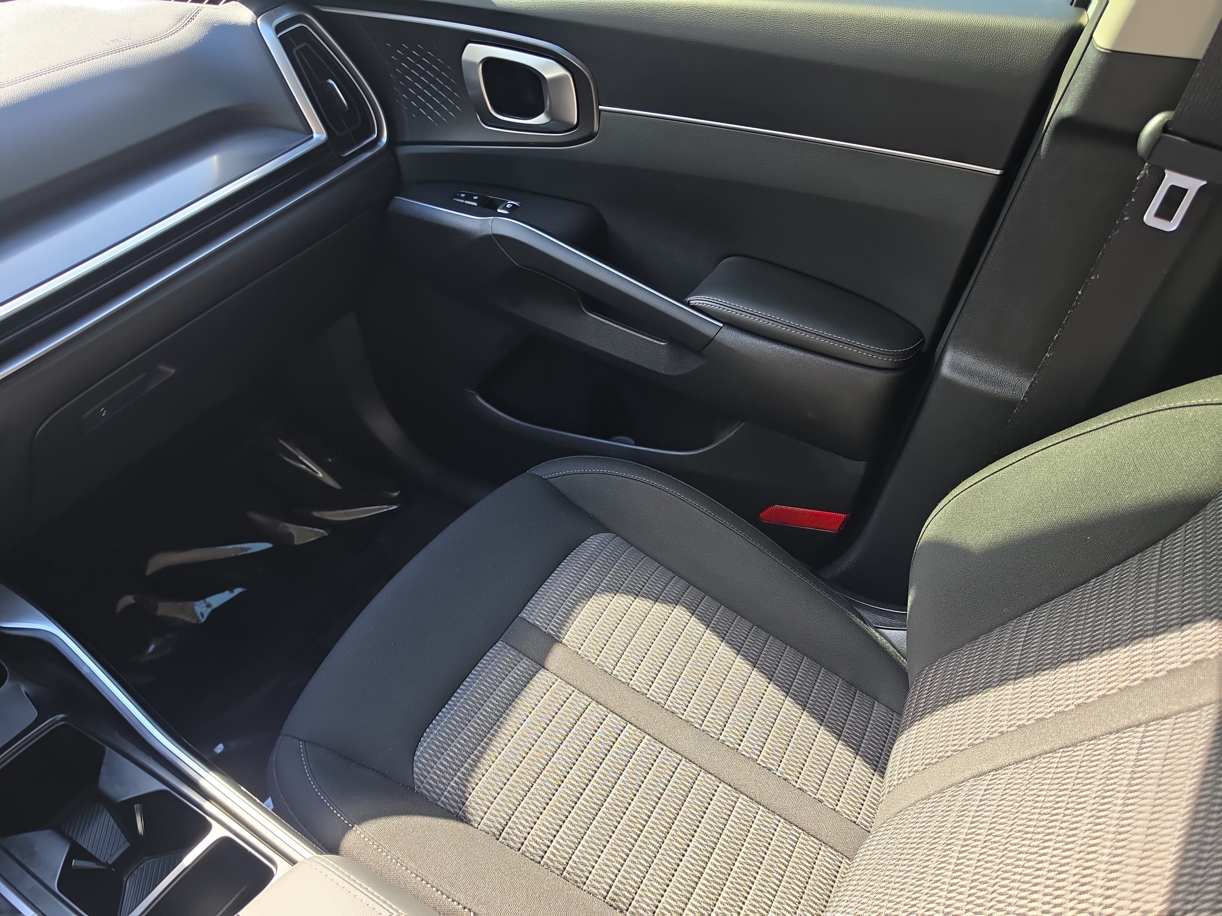 Certified 2026 Kia Sorento LX FWD image 15