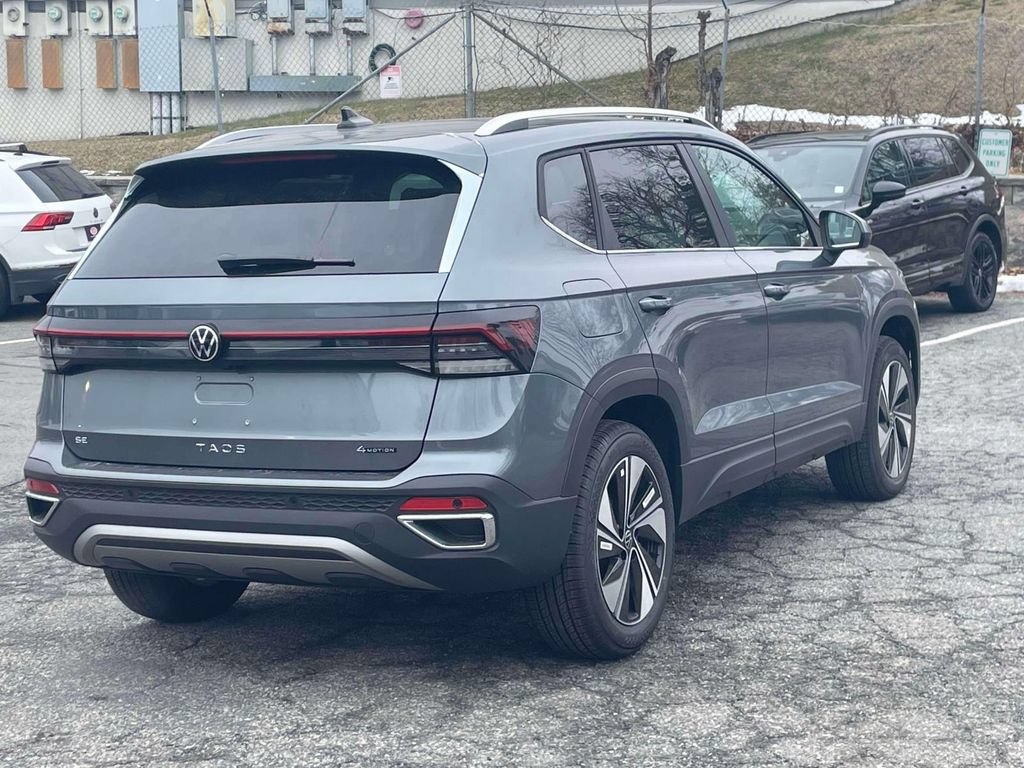 Used 2026 Volkswagen Taos SE AWD/4WD image 6