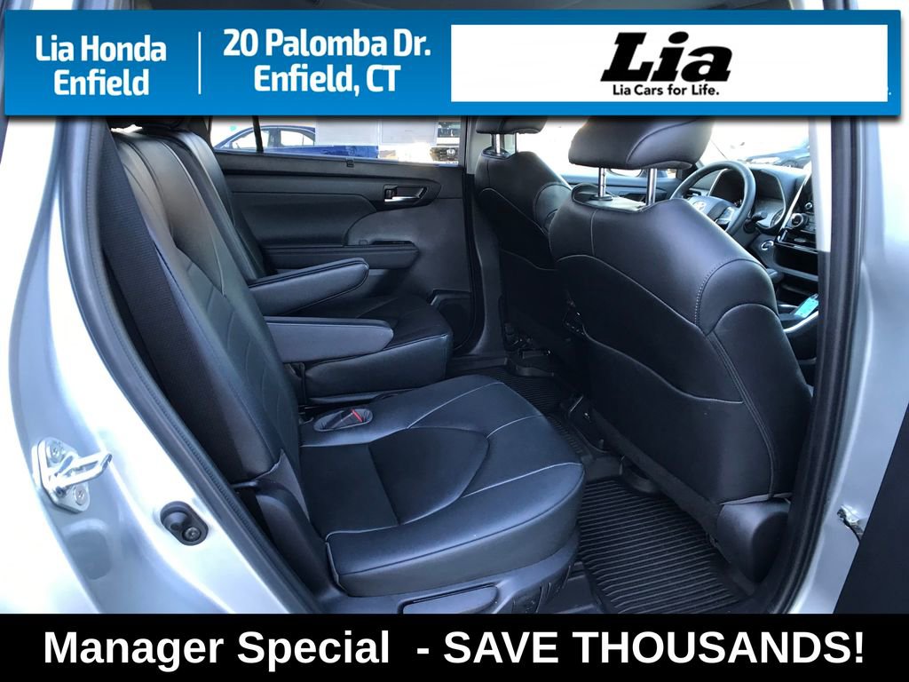 Used 2023 Toyota Highlander XLE image 32