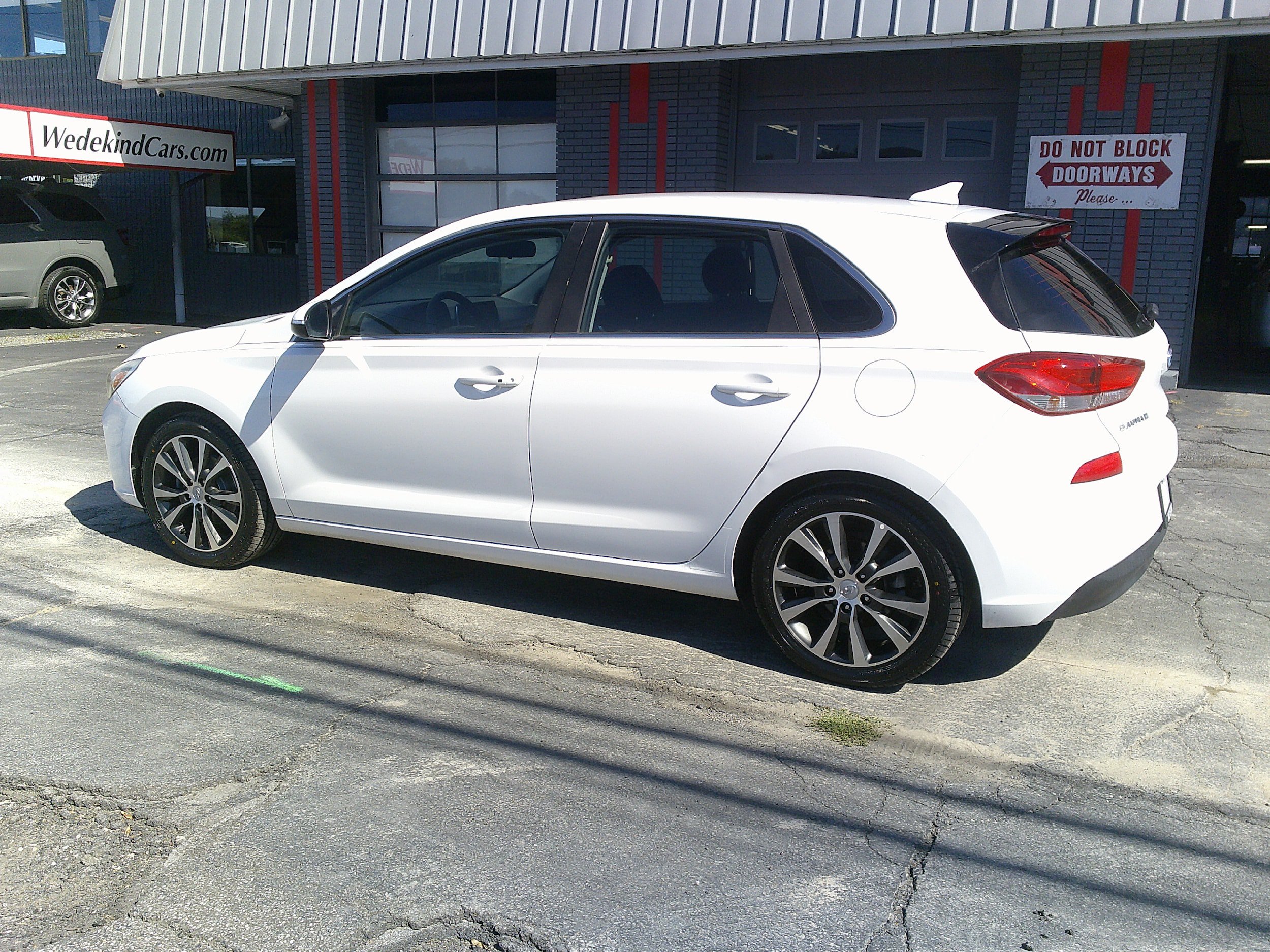 Used 2018 Hyundai Elantra GT w/ Style Package 02 FWD image 10