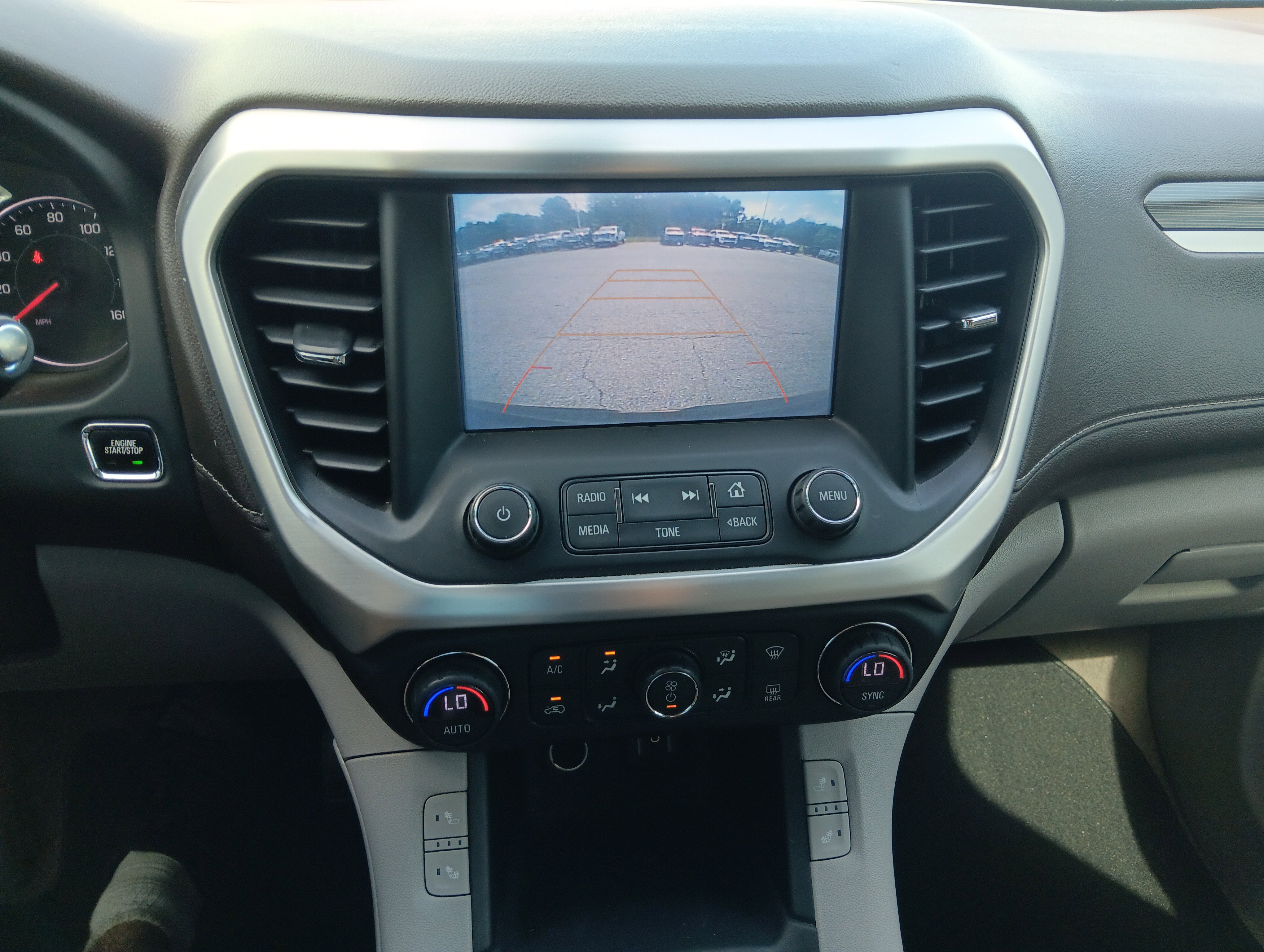 Used 2018 GMC Acadia SLT AWD/4WD image 13