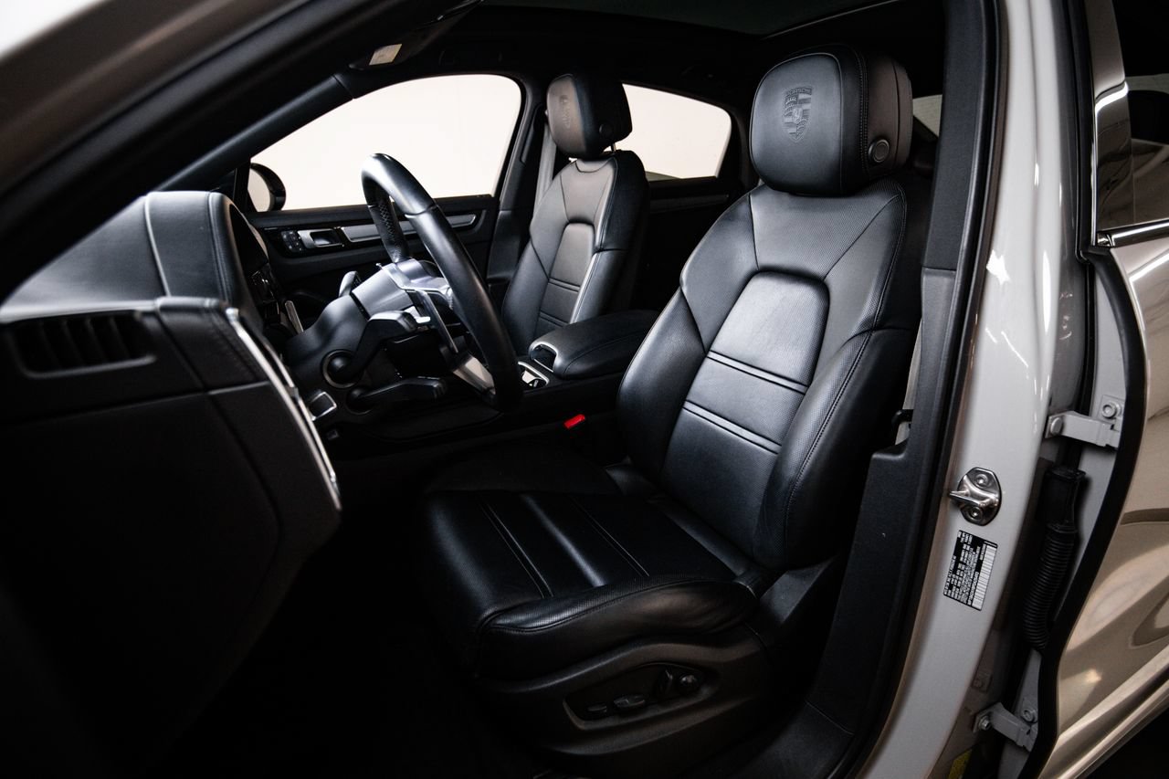 Certified 2023 Porsche Cayenne Platinum Edition AWD/4WD image 5