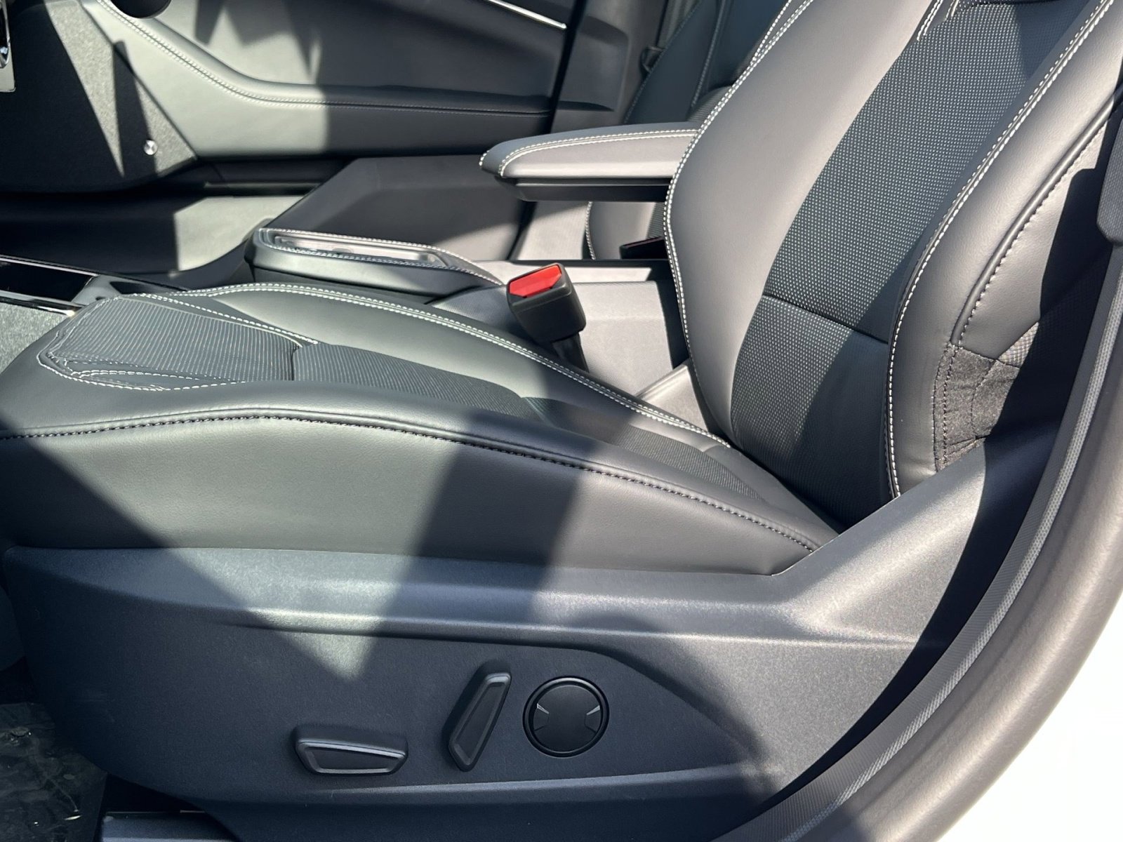 New 2025 Ford Mustang Mach-E Premium image 14