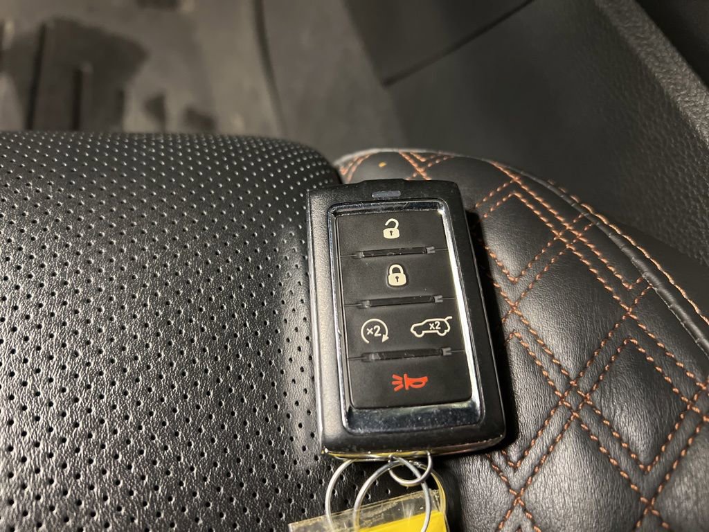 Used 2023 Jeep Grand Cherokee Summit AWD/4WD image 42