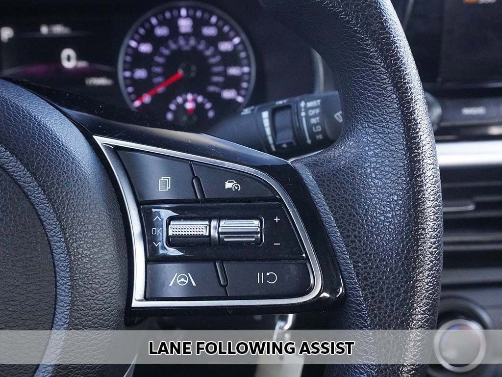 Used 2023 Kia Forte LXS w/ LXS Technology Package image 3