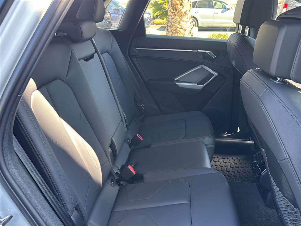 Used 2025 Audi Q3 2.0T Premium w/ Convenience Plus Package image 15