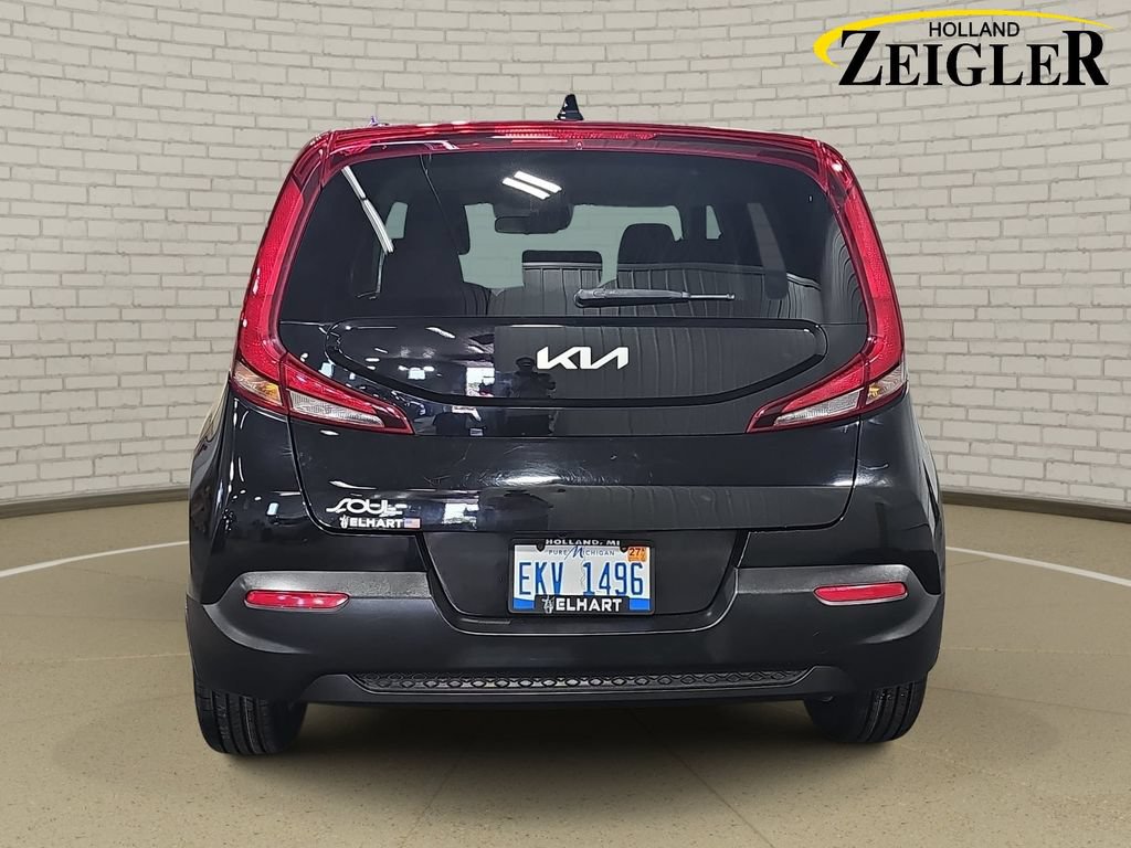 Used 2022 Kia Soul LX w/ Technology Package FWD image 6