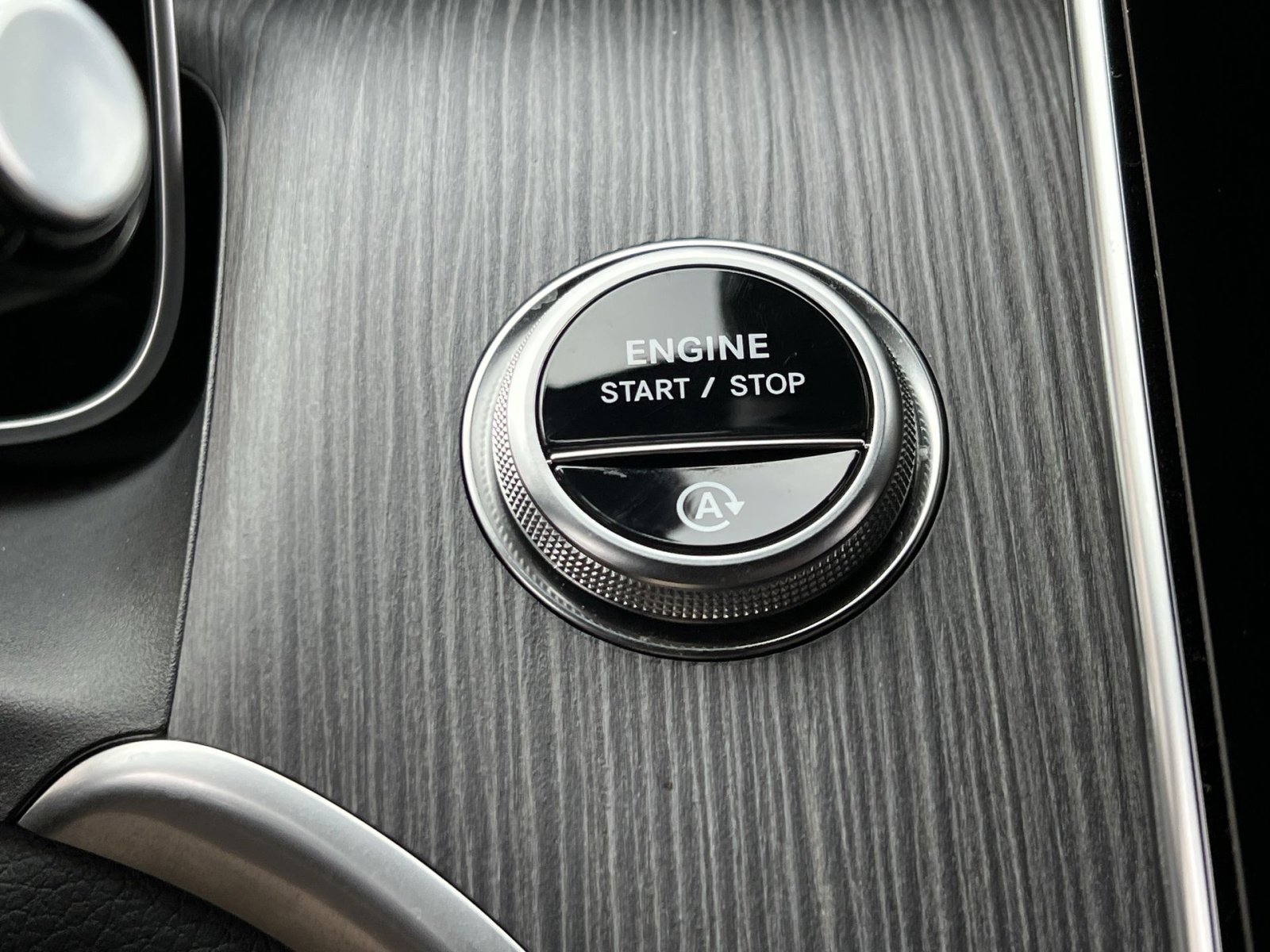 Certified 2025 Mercedes-Benz GLC 300 4MATIC image 31