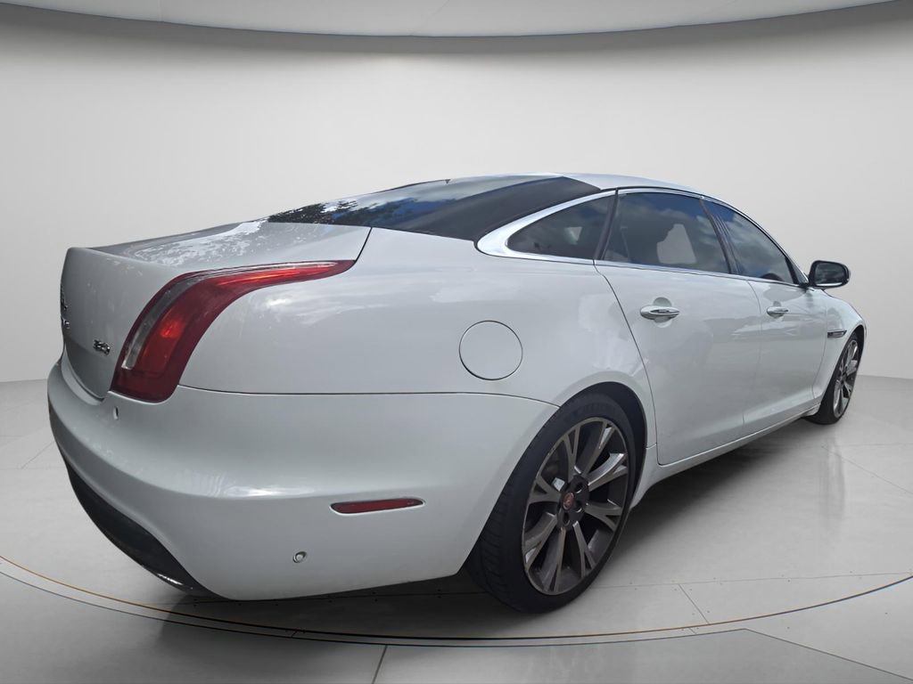 Used 2019 Jaguar XJ L Portfolio RWD image 5