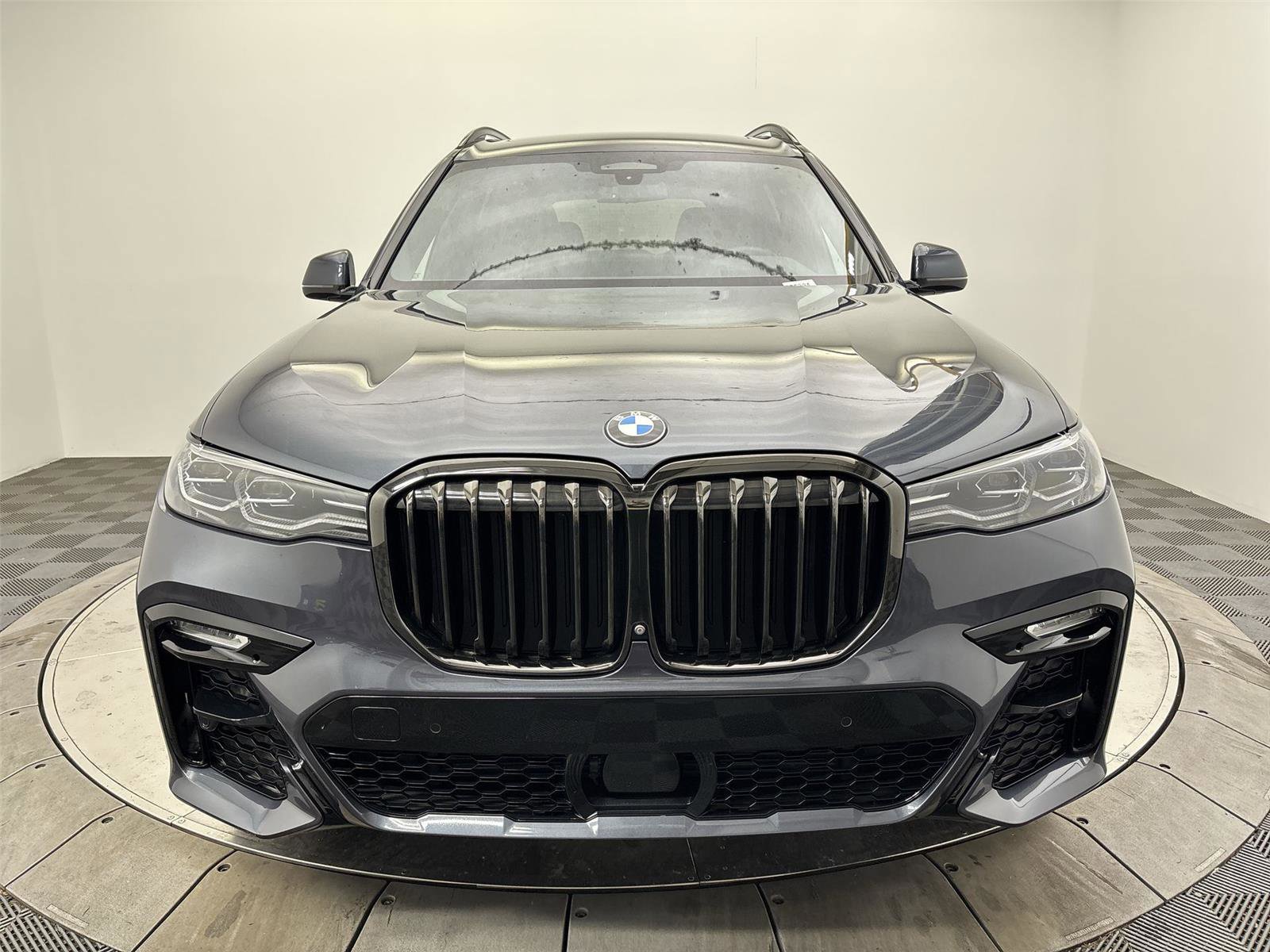 Used 2022 BMW X7 xDrive40i w/ M Sport Package AWD/4WD image 14