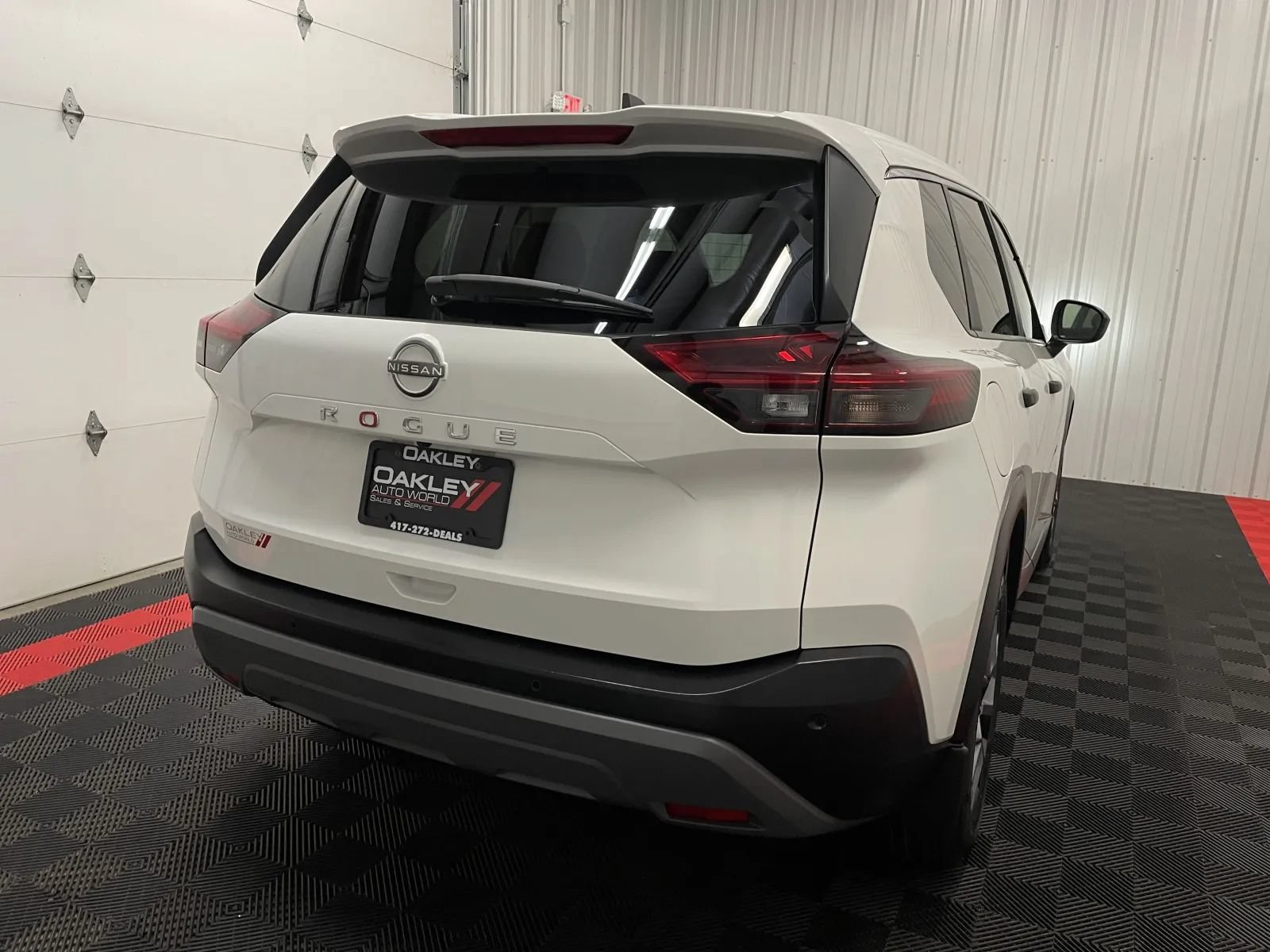 Used 2023 Nissan Rogue S FWD image 14