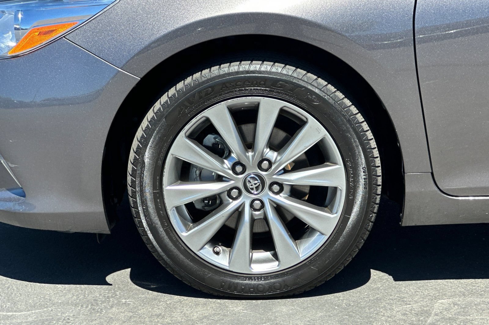 Used 2017 Toyota Camry XLE w/ Moonroof Package FWD image 27