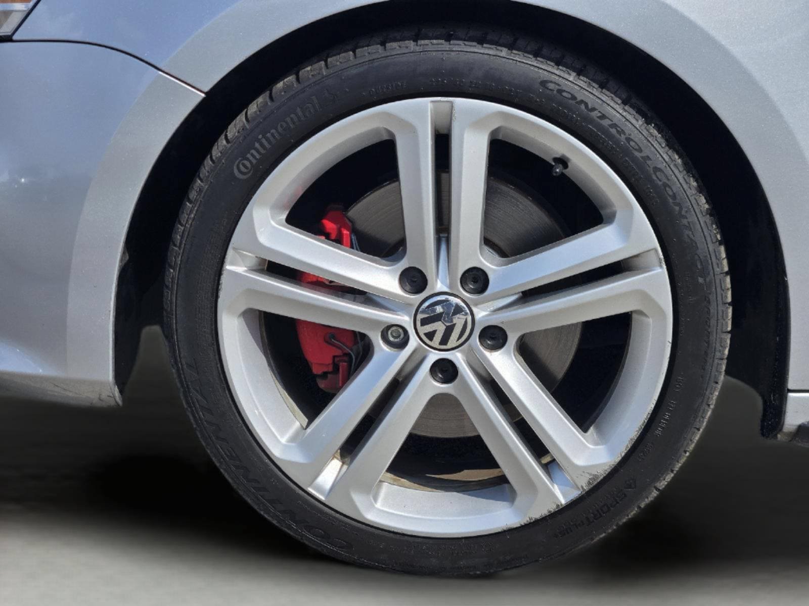 Used 2015 Volkswagen Jetta GLI SE FWD image 11