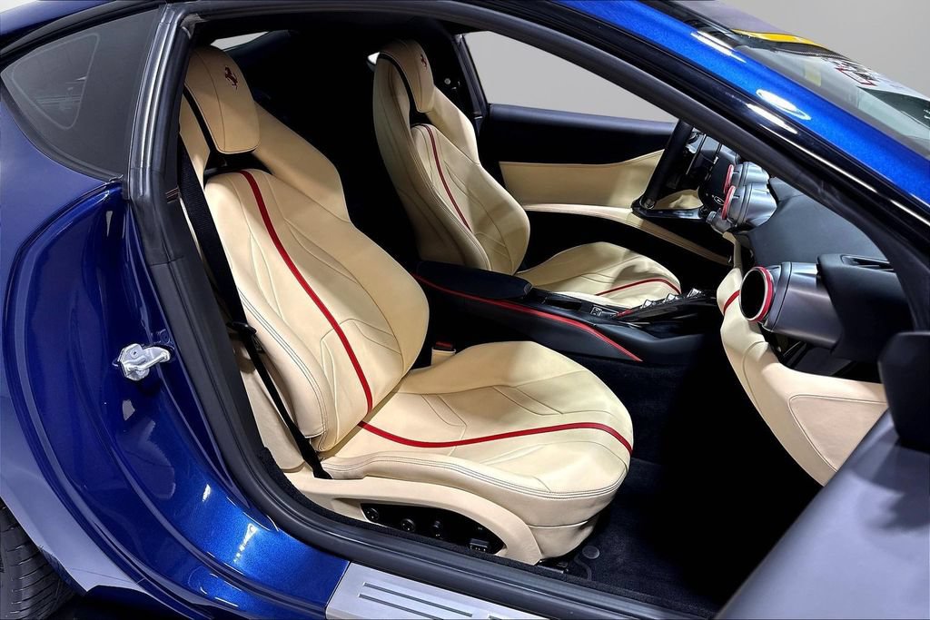 Used 2019 Ferrari 812 Superfast RWD image 24