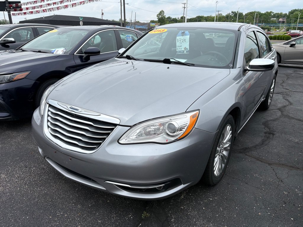 Used 2013 Chrysler 200 Limited w/ Sun/Sound Group FWD image 5