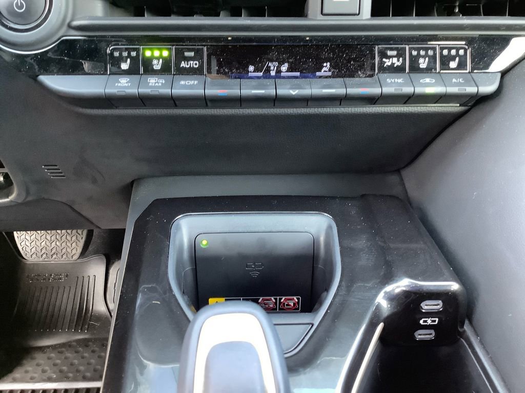 Used 2025 Toyota Crown Signia AWD/4WD image 28