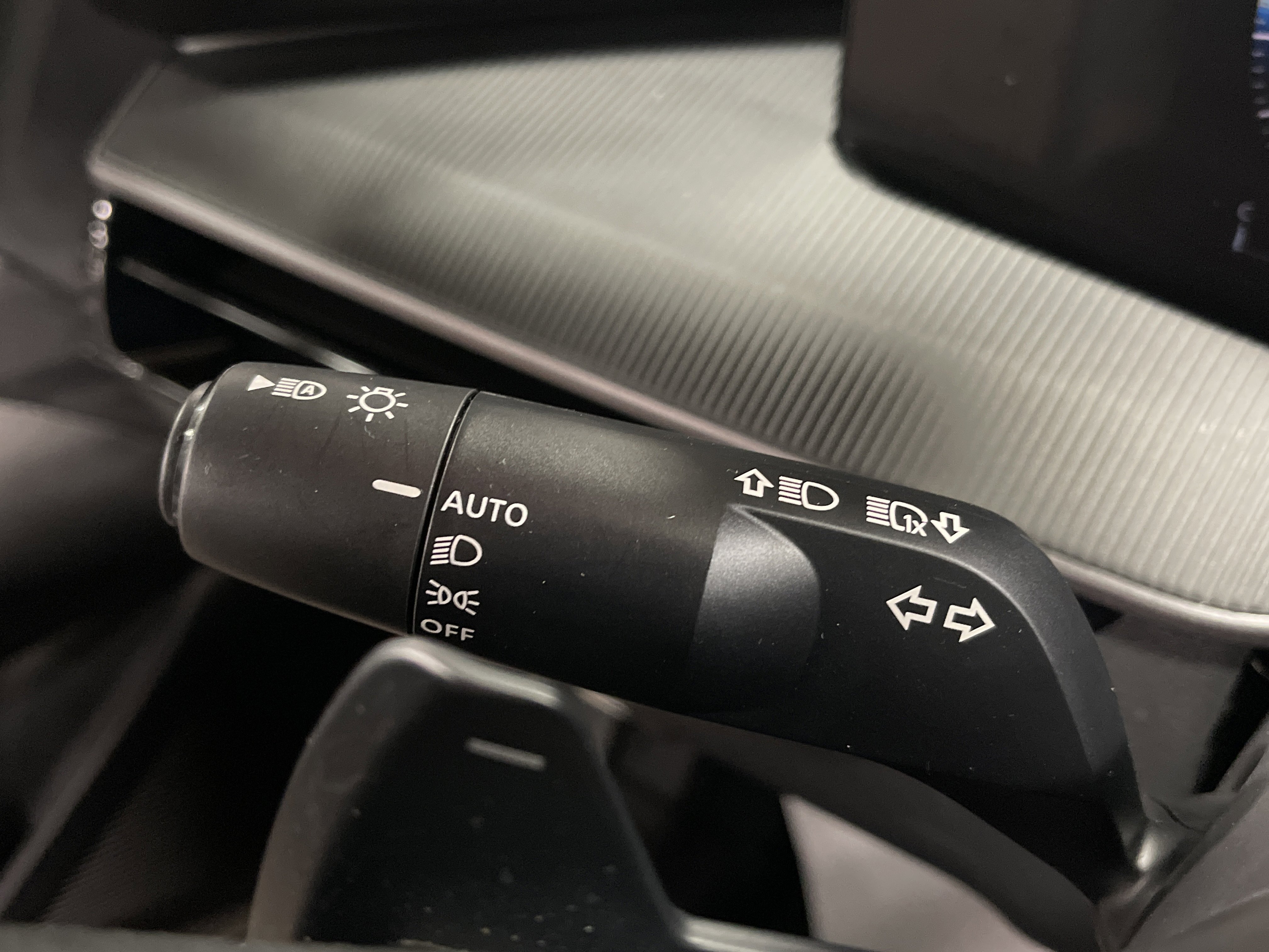 Used 2025 Nissan Murano SV image 19