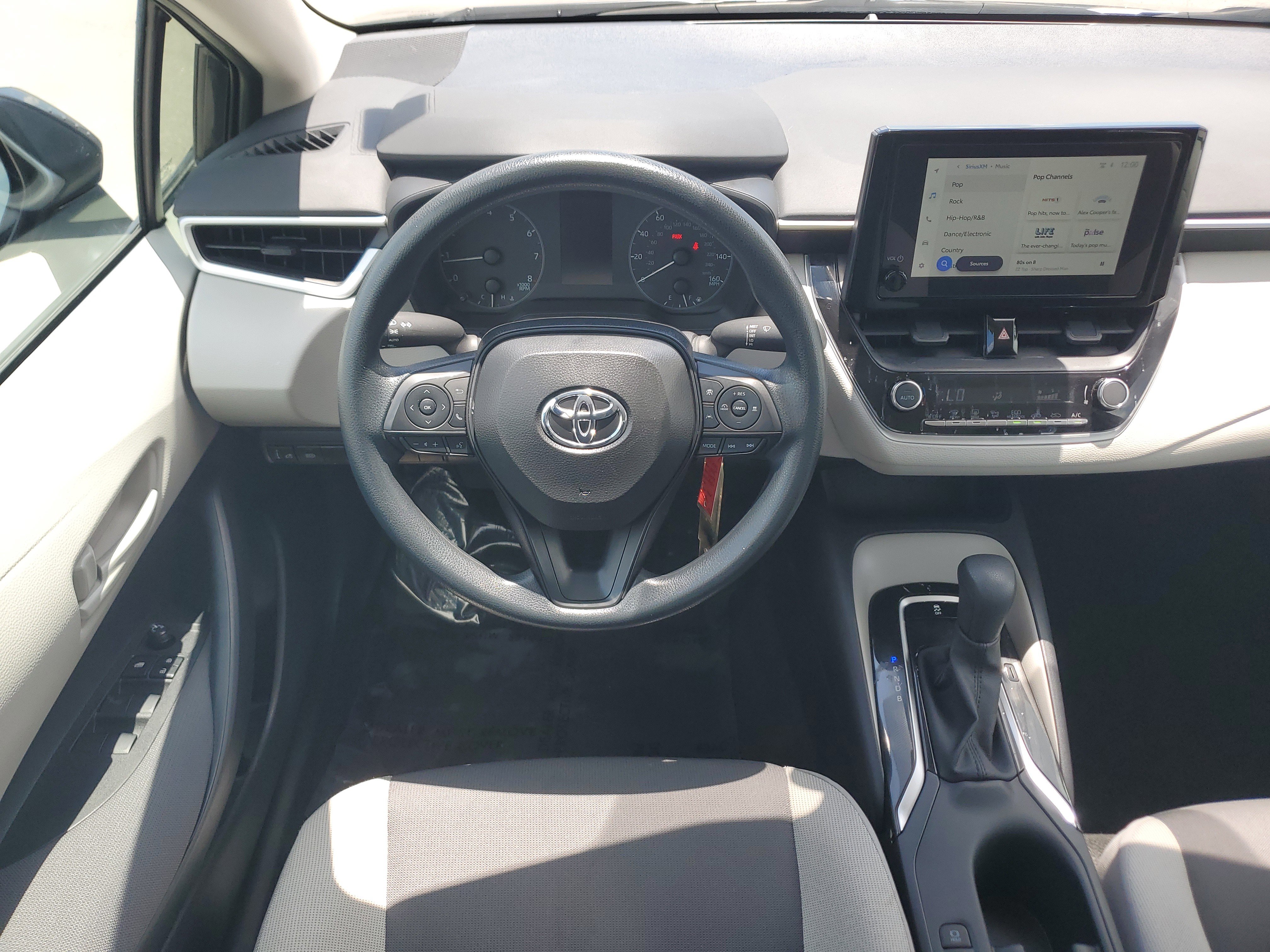 Used 2025 Toyota Corolla LE FWD image 17