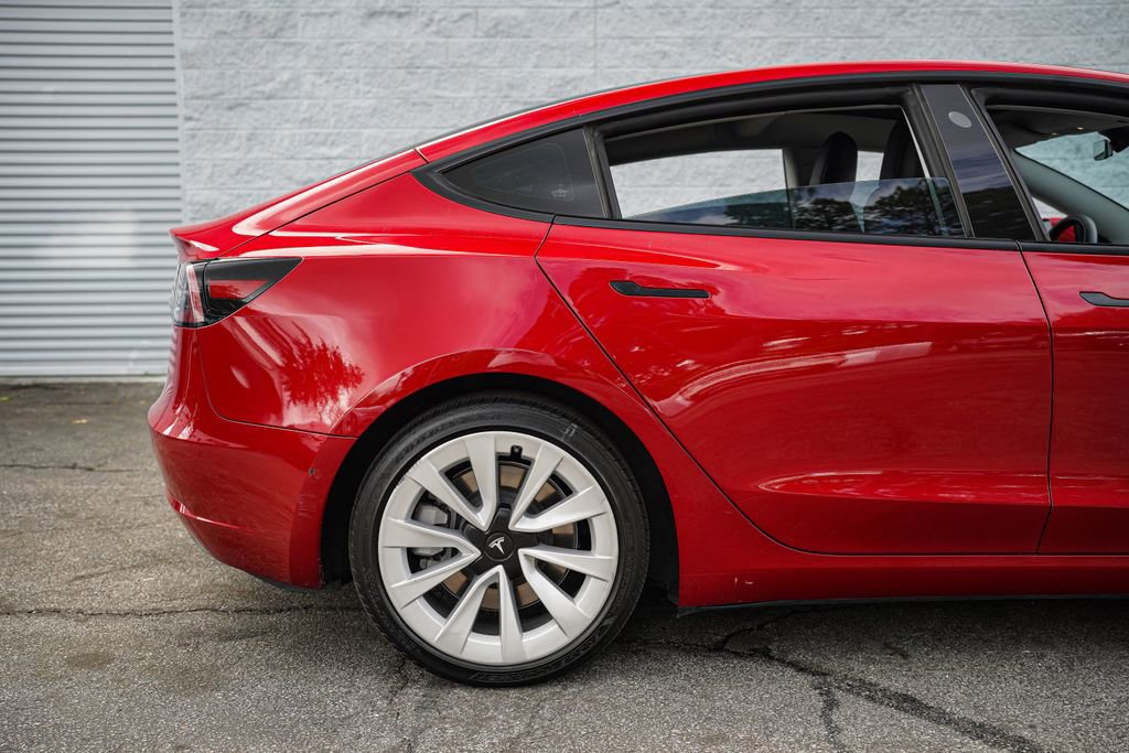 Used 2022 Tesla Model 3 Standard Range Plus image 16