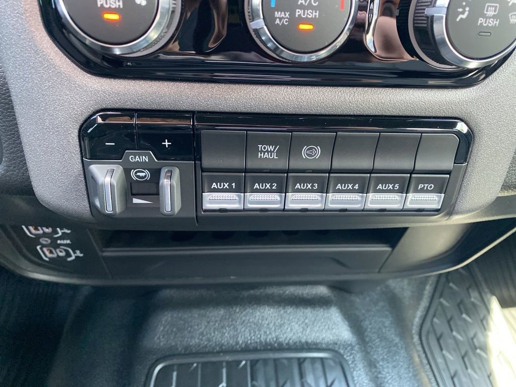 New 2026 RAM 5500 Tradesman AWD/4WD image 28