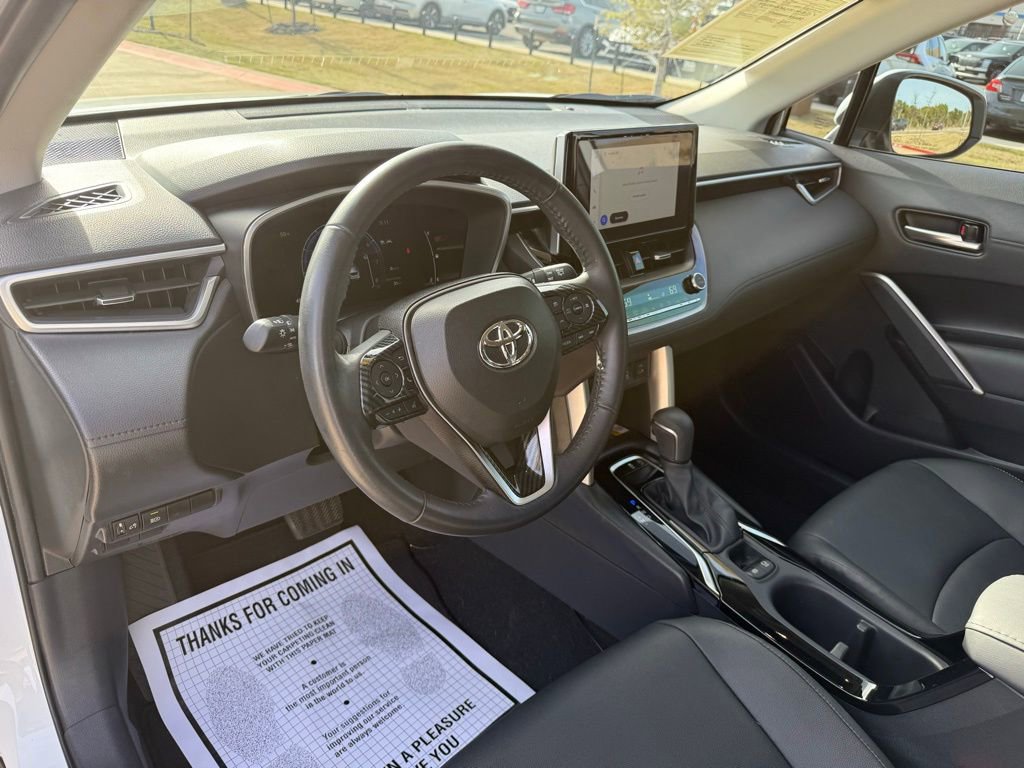 Used 2023 Toyota Corolla Cross XLE image 13