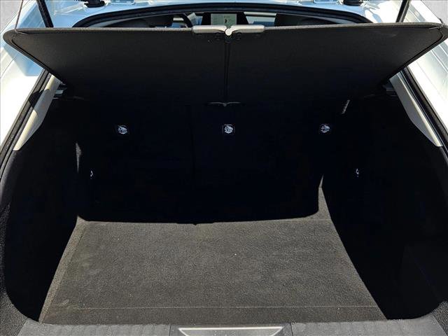 Used 2024 Toyota Prius LE image 6