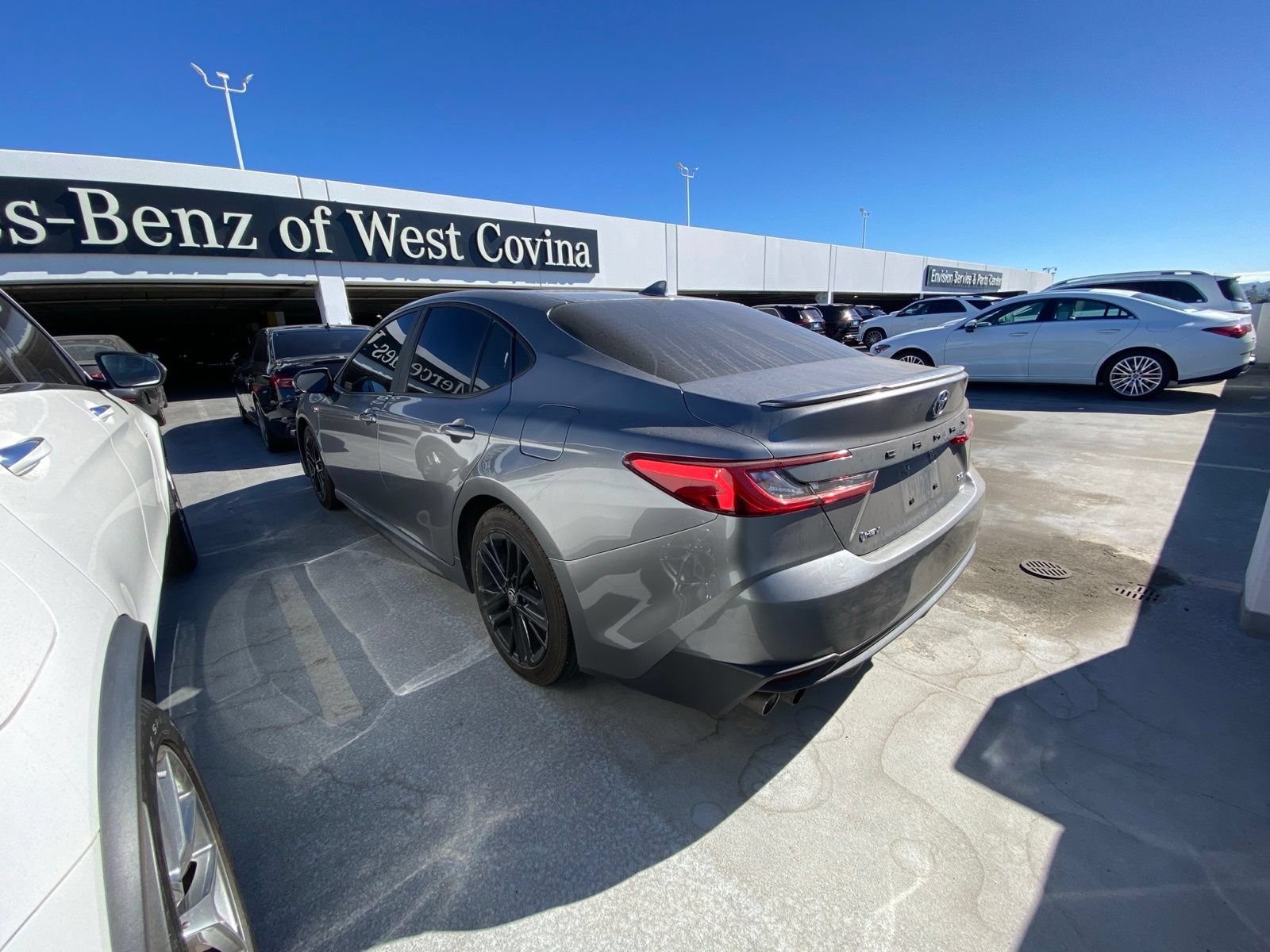 Used 2025 Toyota Camry SE FWD image 6